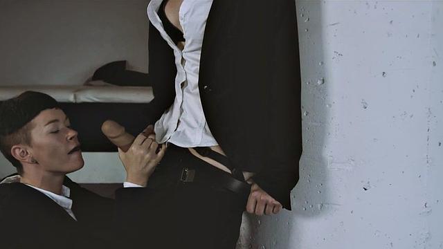 Lez babe drilling pussy with strapon in couple