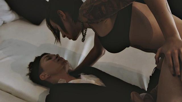 Lez babe drilling pussy with strapon in couple