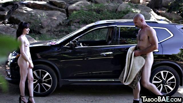 Horny babe pounded outdoors