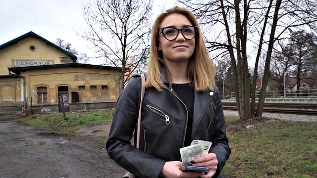 Real amateur speading cunt