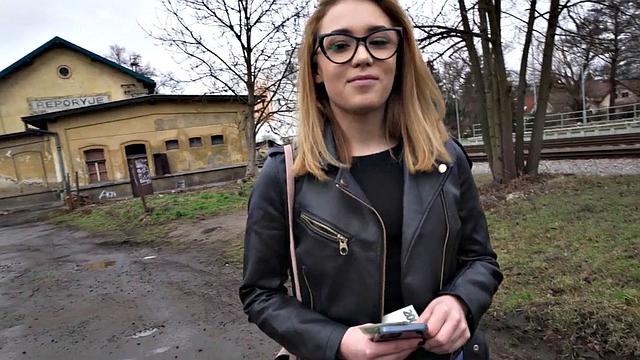 Real amateur speading cunt