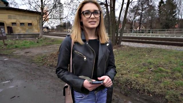 Real amateur speading cunt