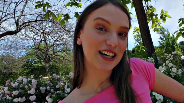 Watch this kinky teenie get her tight ass pounded in reverse cowgirl while wearing a t-shirt and sneakers outdoors