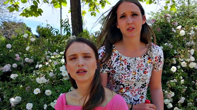 Watch this kinky teenie get her tight ass pounded in reverse cowgirl while wearing a t-shirt and sneakers outdoors