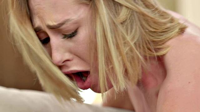 ALL GIRL MASSAGE - Roommates Carter Cruise And Eliza Try Massage Techniques And It Gets Wild