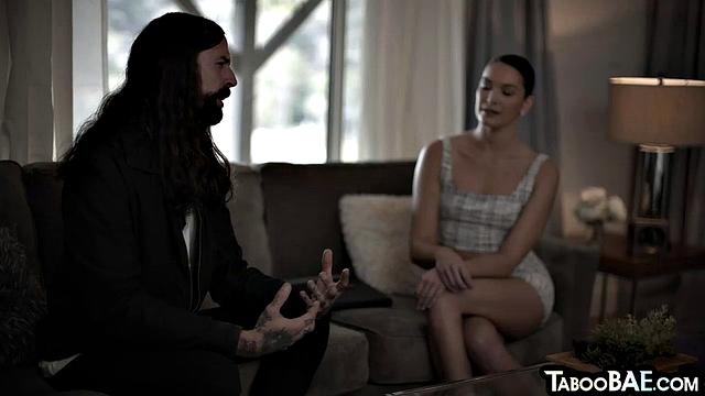 Bigbooty sluts banged in 3some