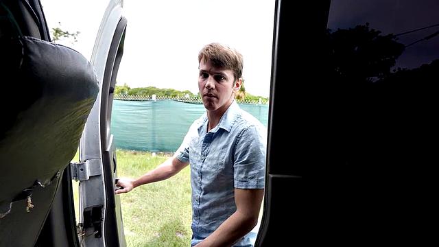 Real straight guy picked up to fuck in van till facial