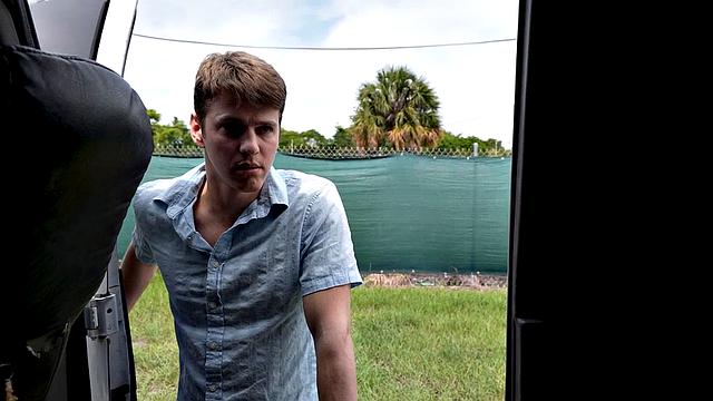 Real straight guy picked up to fuck in van till facial