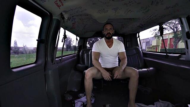 Pulled amateur hunk sucked by gay in public outdoor van