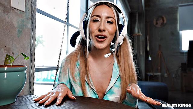 Gamer Girl Fucks Admirer