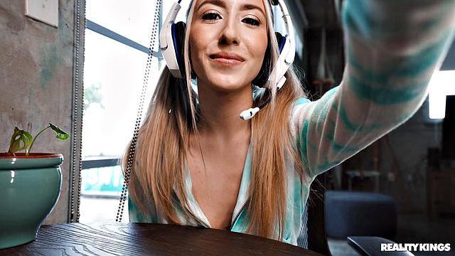 Gamer Girl Fucks Admirer