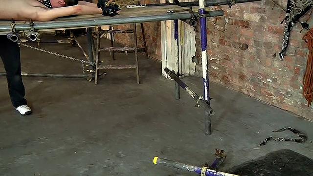 Растянули и разрешили кончить - Кэмерон Джеймс и Себастьян Кейн