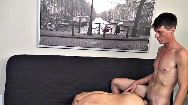 Licked pussy gets fucked by skinny stud in his new cunt