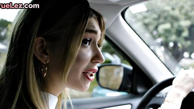 Dirty lesbians love eating cunts while fingering