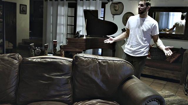 грязные сводные братья трахают друг друга в зад с огромным членом