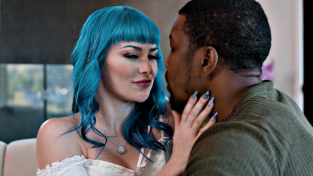 UP CLOSE - Big Tits Jewelz Blu Has Her Tight Pussy Stretched By Isiah Maxwell's Monster Cock