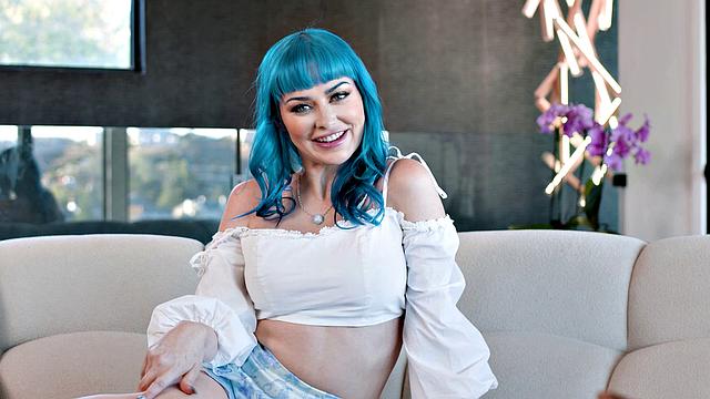 UP CLOSE - Big Tits Jewelz Blu Has Her Tight Pussy Stretched By Isiah Maxwell's Monster Cock