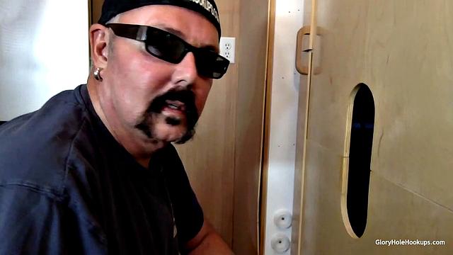 Gloryhole Newbie Wants To Fuck