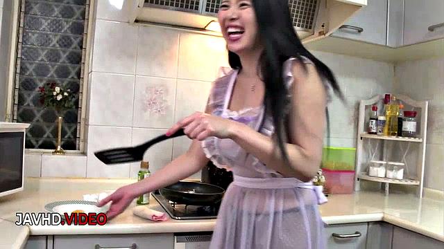 Sultry Asian delivers proper Japanese blowjob experience