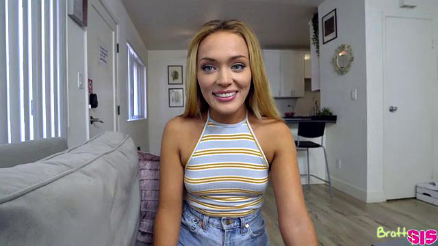 сводная сестра шлёт откровенные фото и сосёт в pov