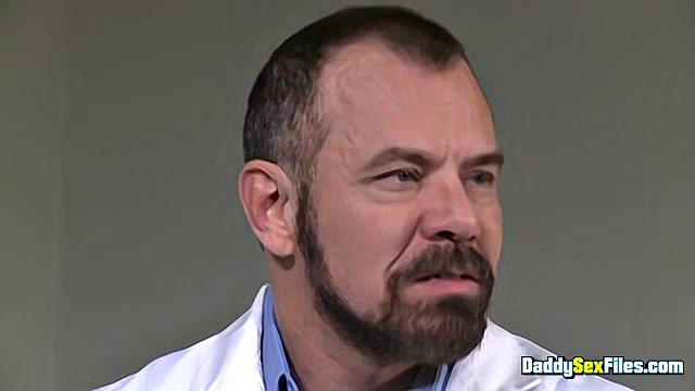 Дрессировка новичка - в ролях: Тай Митчелл и Макс Сарджент