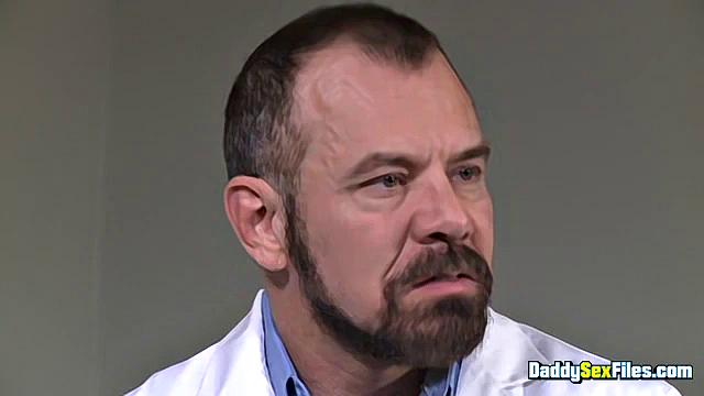 Дрессировка новичка - в ролях: Тай Митчелл и Макс Сарджент