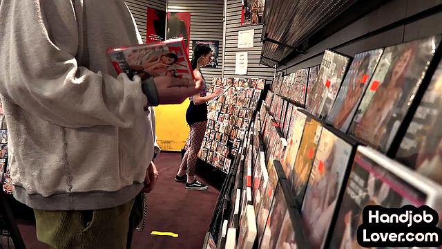 Cumthirsty cocksucker in group