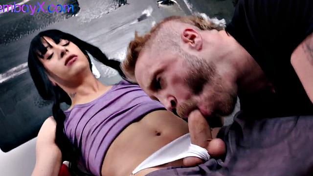 Skinny 21yo gets fucked in ass by muscled hunk