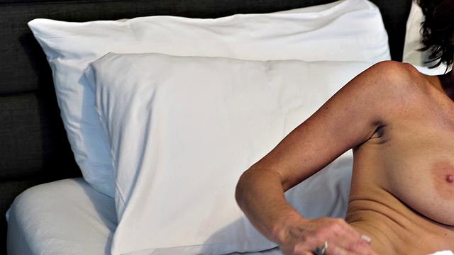 Shower time with Ainsley: She knows you're watching