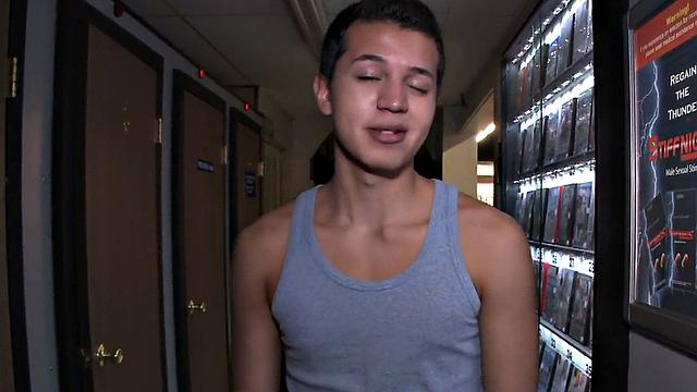 Gloryhole amateur cocksucked by spex gay