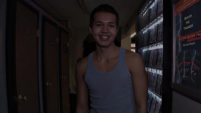 Gloryhole amateur cocksucked by spex gay