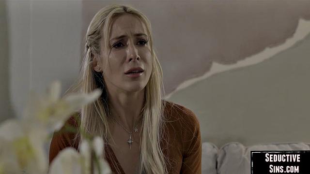 Блондинка прикинулась невинной, а сама шумно кайфует с bbc-любовником, романтика тут только для вида.