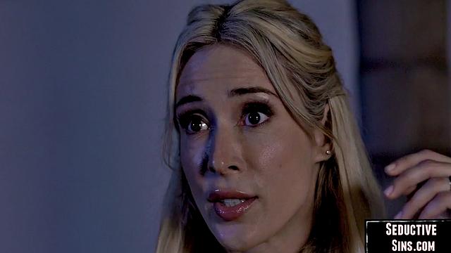 Блондинка прикинулась невинной, а сама шумно кайфует с bbc-любовником, романтика тут только для вида.