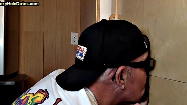 Cocksucking gloryhole DILF sucks rod in private action