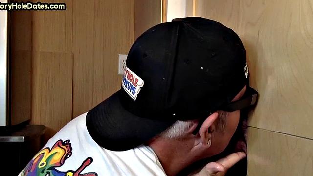 Cocksucking gloryhole DILF sucks rod in private action