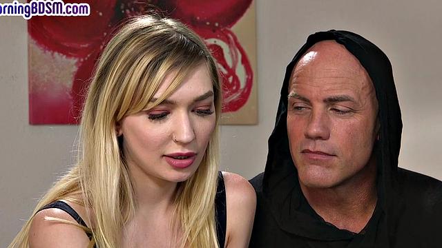 Submissive skinny GF mouth jizzed after pussydrilled