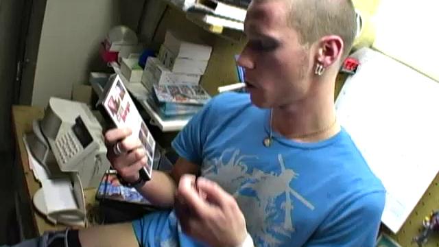 Brooklyn Ray is a 21 year old 6 foot tall Chicago boy. In addition to his stunning blue eyes, he's packing 8 inches for any lucky enough bottom to be on the receiving end.