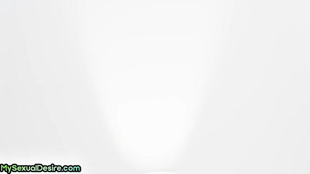 Ginger 21yo petite pussy solo
