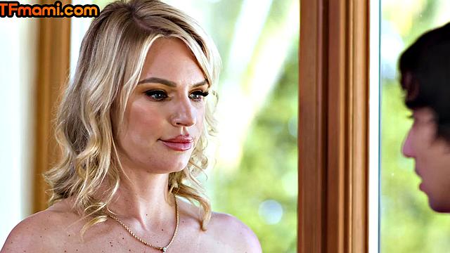 Bigass stepmom pounded by her short stepson