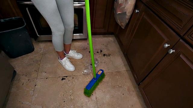 Big booty Latina maid riding and sucking for cash