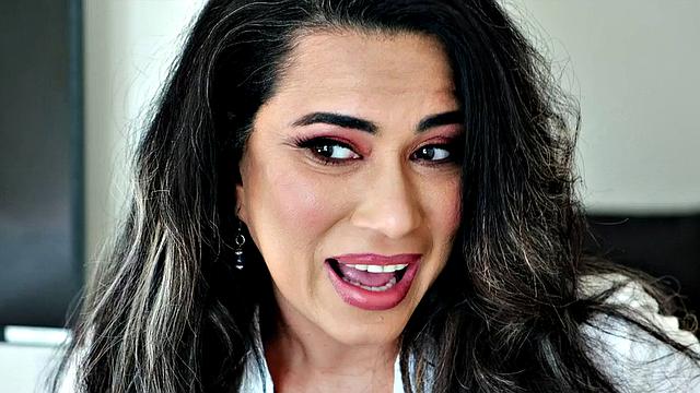 Loraine del Sol: Hot Mom Score