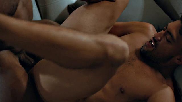 Black jock barebacking muscular BF in his analhole