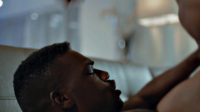 Black jock barebacking muscular BF in his analhole