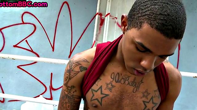 бывший зэк-натурал встречает белого - и свое новое место в жизни