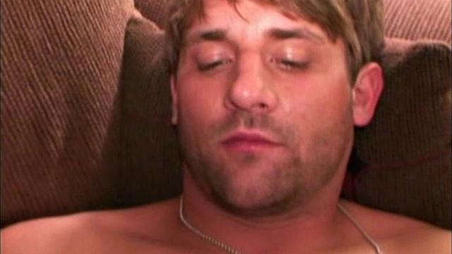 Ламар устал на стройке, зато дрочить не мешает