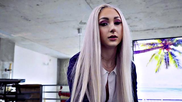 пышногрудая сводная сестра мстит изменщику жарким сексом со сводным братом