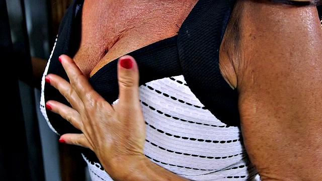 Layla fucks son's friends