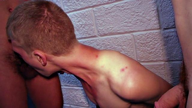 Amateur army stud jizzed in front of colleagues during handjob