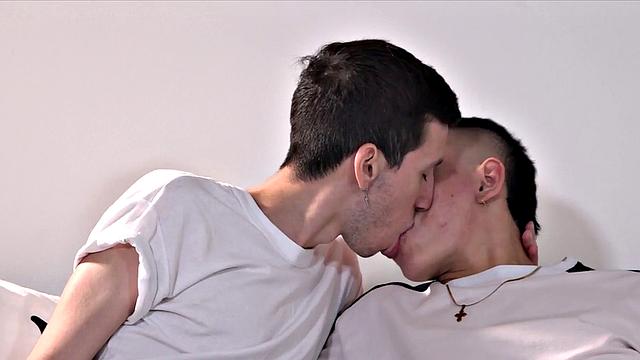 Inked Latino breeds twink in missionary after getting sucked off