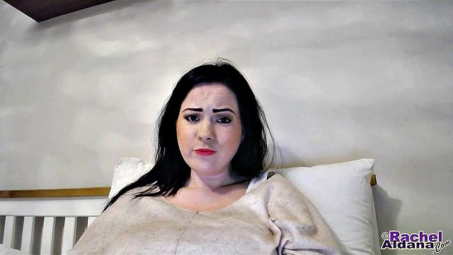 Rachel Aldana - Webcam